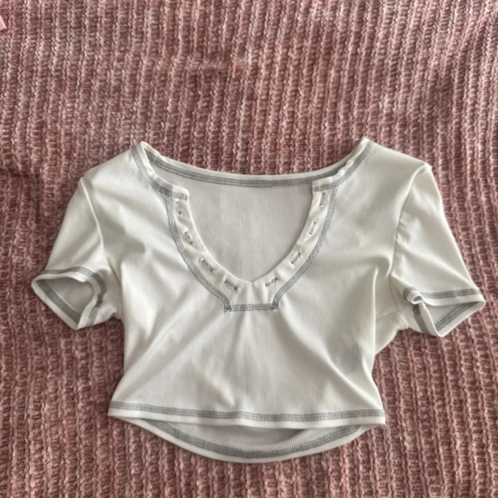 SHEIN White Cropped V-Neck Top with Gray Contrast Stitching